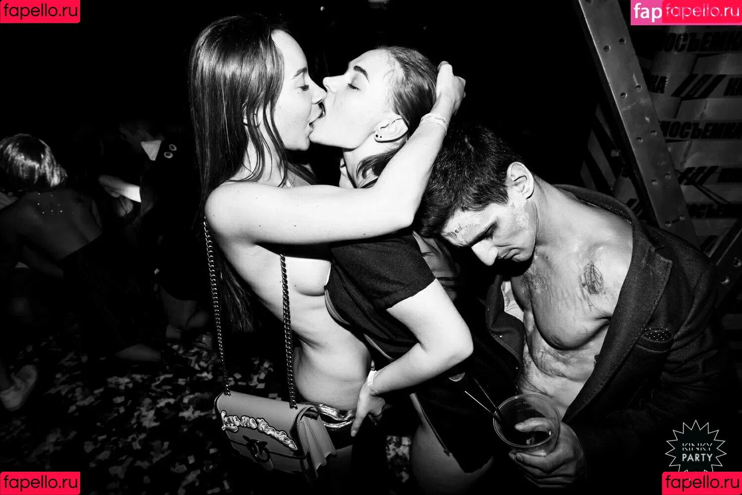 Gogo Stripper / gogo.striper / mogogogo / private show / show in club Onlyfans Photo Gallery 