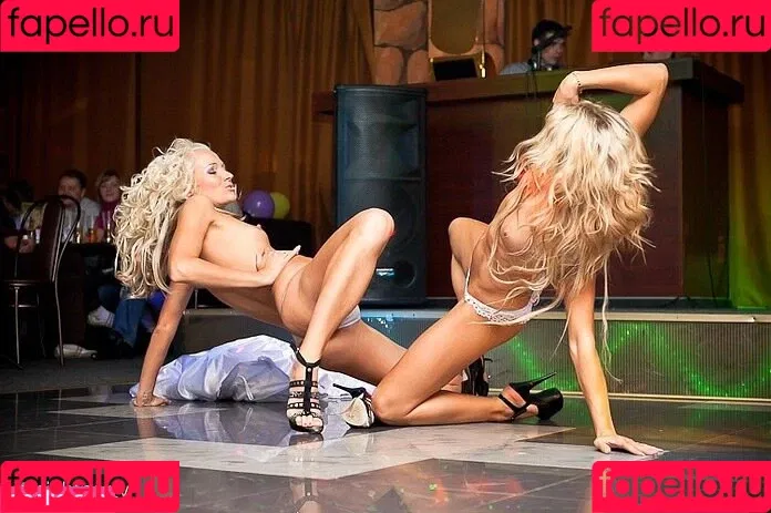 Gogo Stripper / gogo.striper / mogogogo / private show / show in club Onlyfans Photo Gallery 