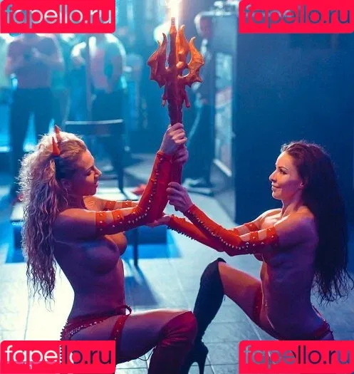 Gogo Stripper / gogo.striper / mogogogo / private show / show in club Onlyfans Photo Gallery 