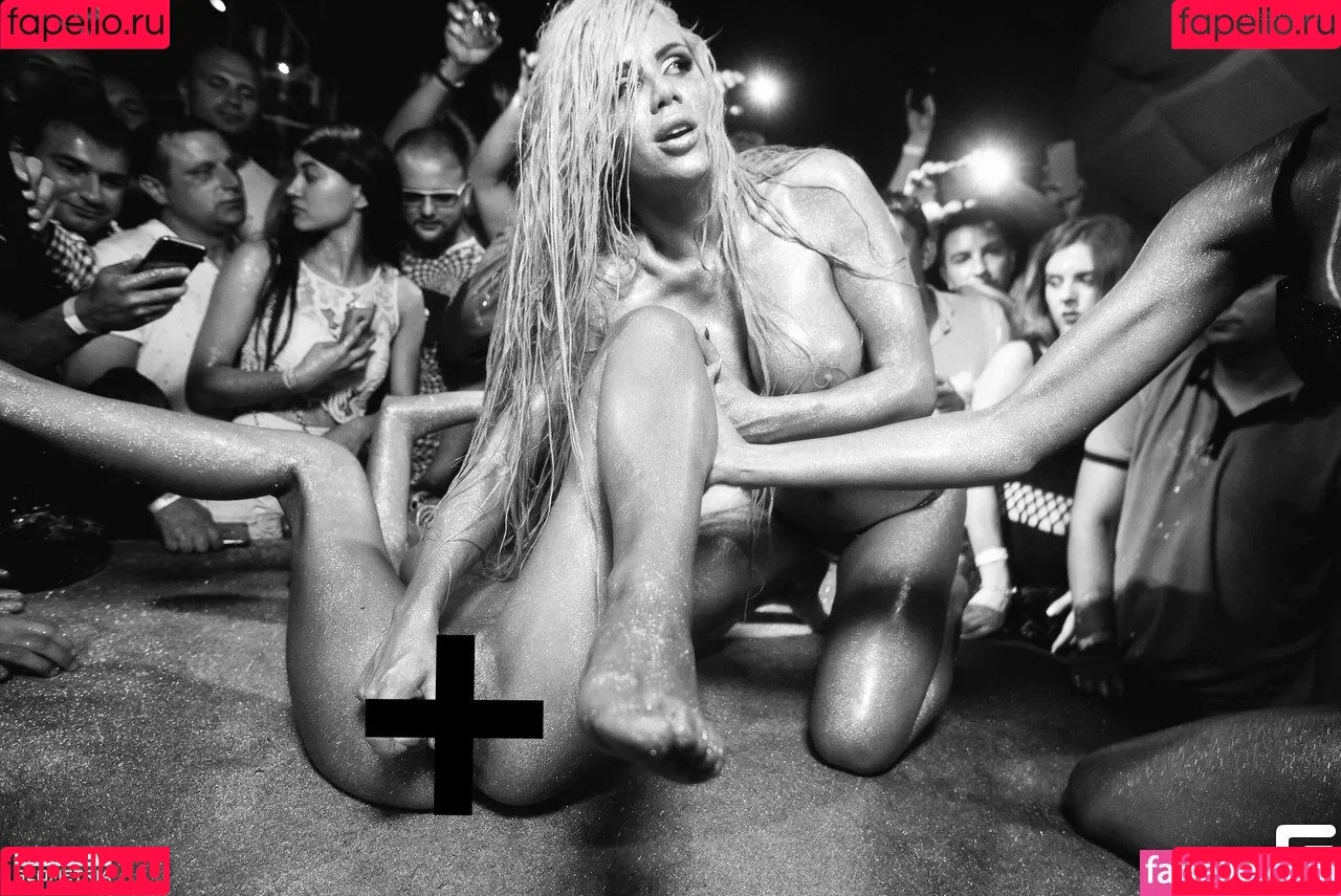 Gogo Stripper / gogo.striper / mogogogo / private show / show in club Onlyfans Photo Gallery 