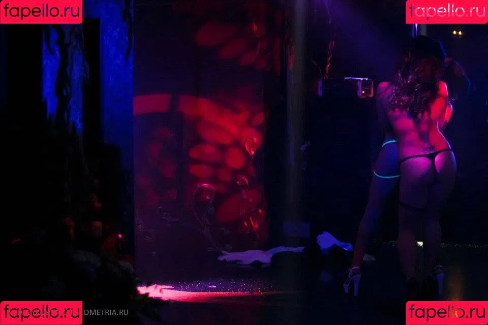 Gogo Stripper / gogo.striper / mogogogo / private show / show in club Onlyfans Photo Gallery 