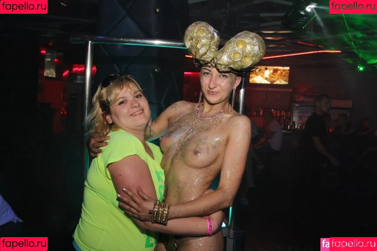 Gogo Stripper / gogo.striper / mogogogo / private show / show in club Onlyfans Photo Gallery 