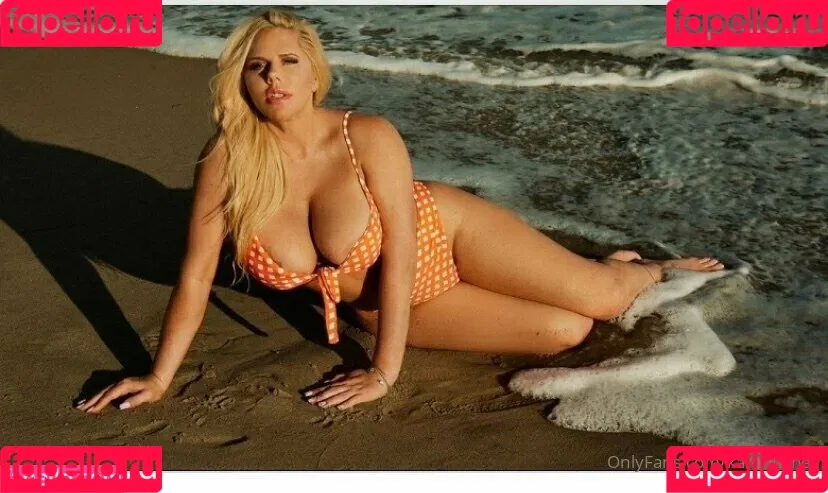 Karen Fisher / SexyKarenFisher / karenfisher / karenfishersimps Onlyfans Photo Gallery 