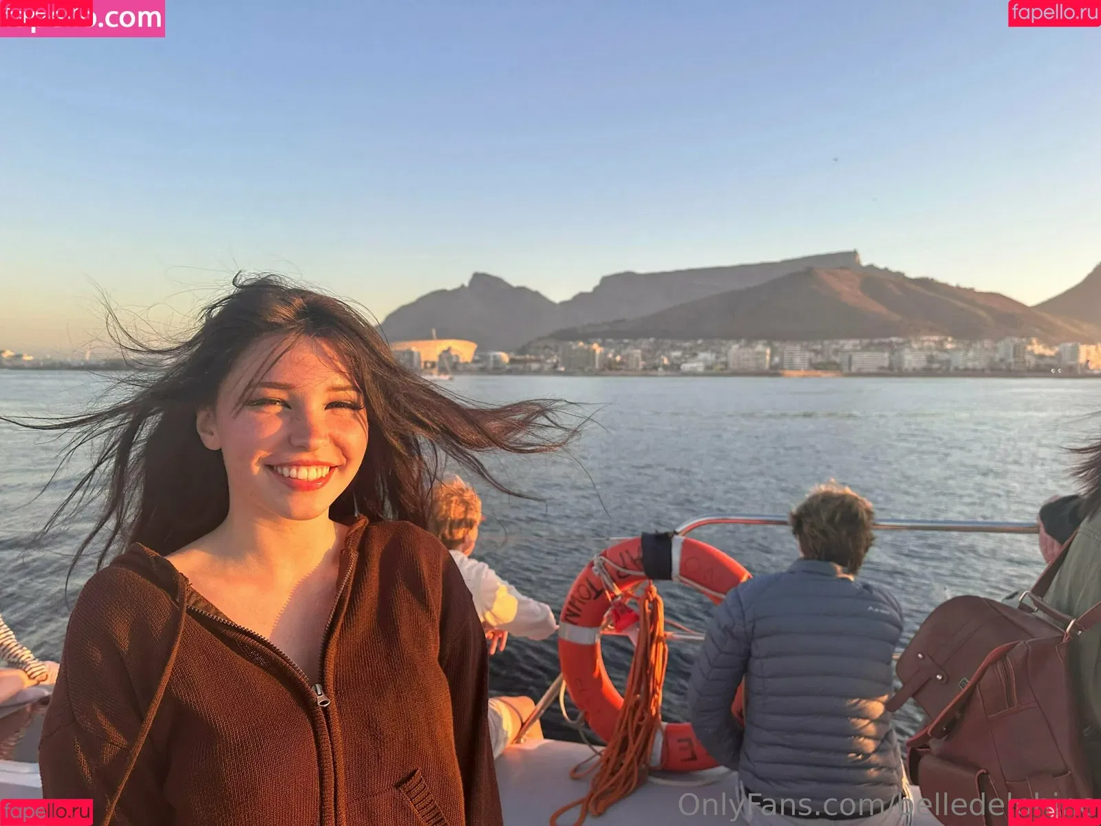 Belle Delphine / Socials / belle.delphine / belledelphine / bunnydelphine Onlyfans Photo Gallery 