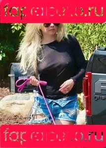 Avril Lavigne / AvrilLavigne Onlyfans Photo Gallery 
