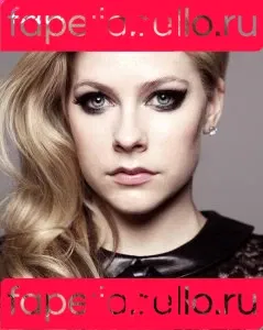 Avril Lavigne / AvrilLavigne Onlyfans Photo Gallery 