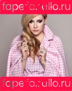 Avril Lavigne / AvrilLavigne Onlyfans Photo Gallery 