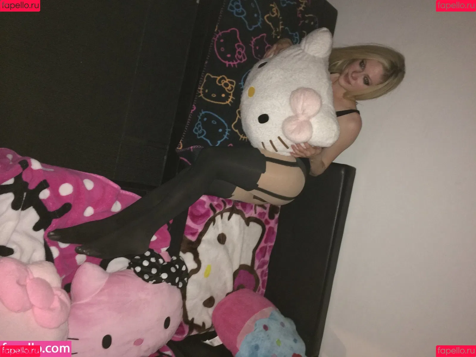 Avril Lavigne / AvrilLavigne Onlyfans Photo Gallery 