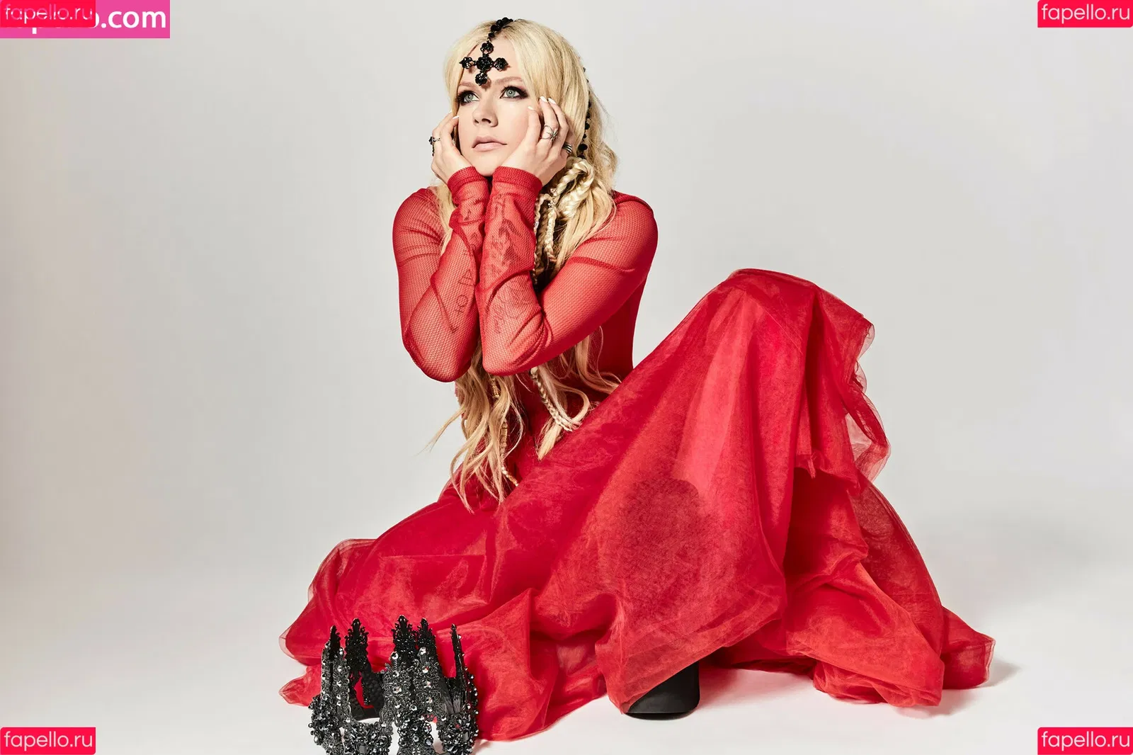 Avril Lavigne / AvrilLavigne Onlyfans Photo Gallery 
