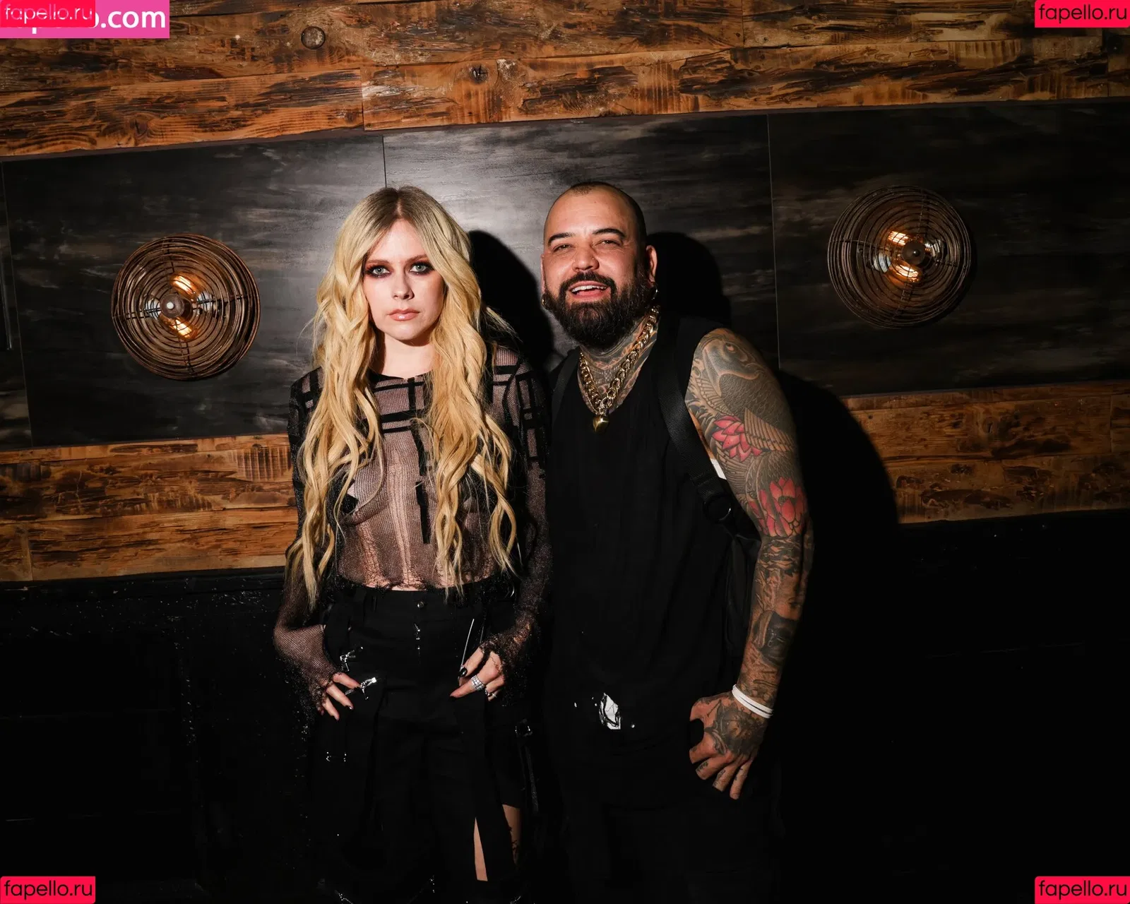 Avril Lavigne / AvrilLavigne Onlyfans Photo Gallery 
