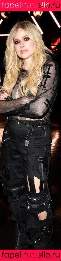 Avril Lavigne / AvrilLavigne Onlyfans Photo Gallery 