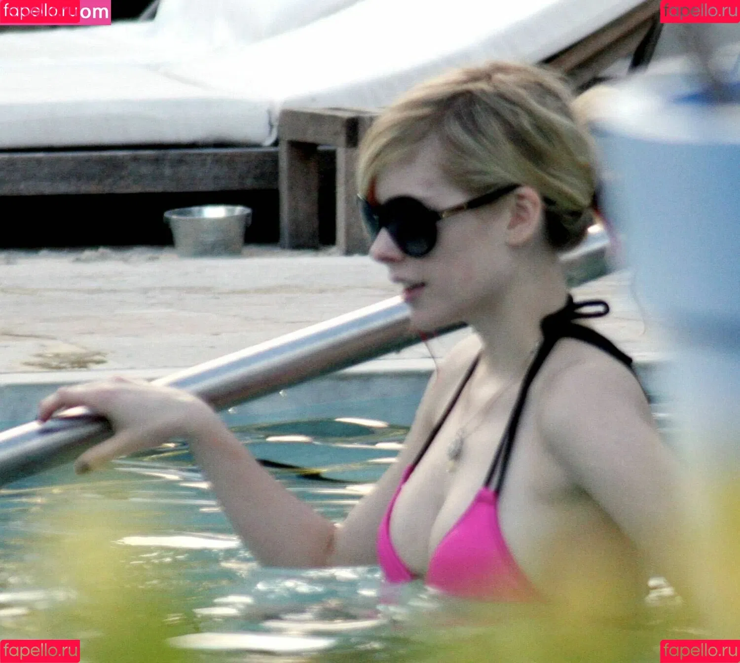 Avril Lavigne / AvrilLavigne Onlyfans Photo Gallery 