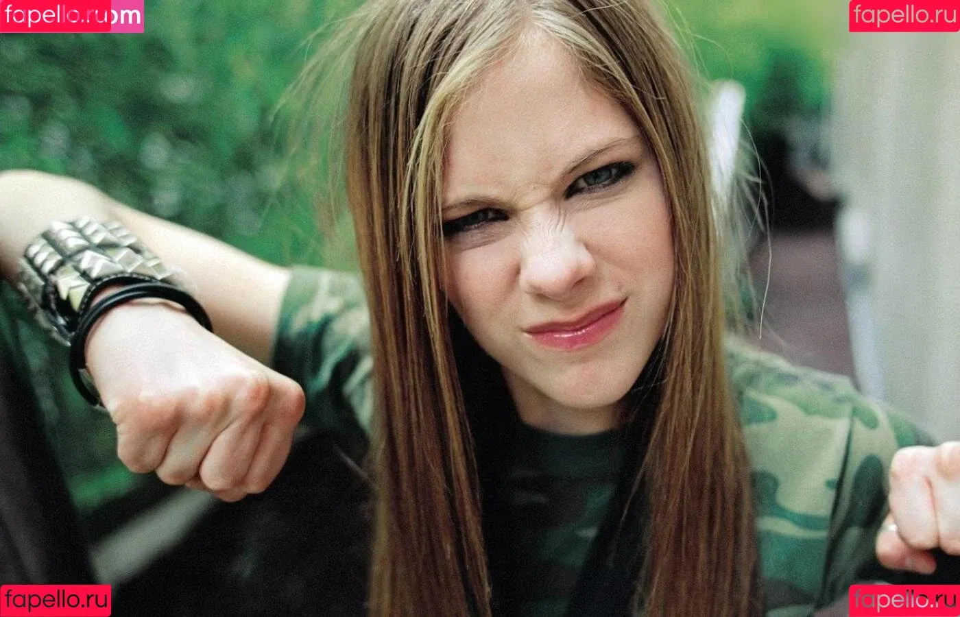 Avril Lavigne / AvrilLavigne Onlyfans Photo Gallery 