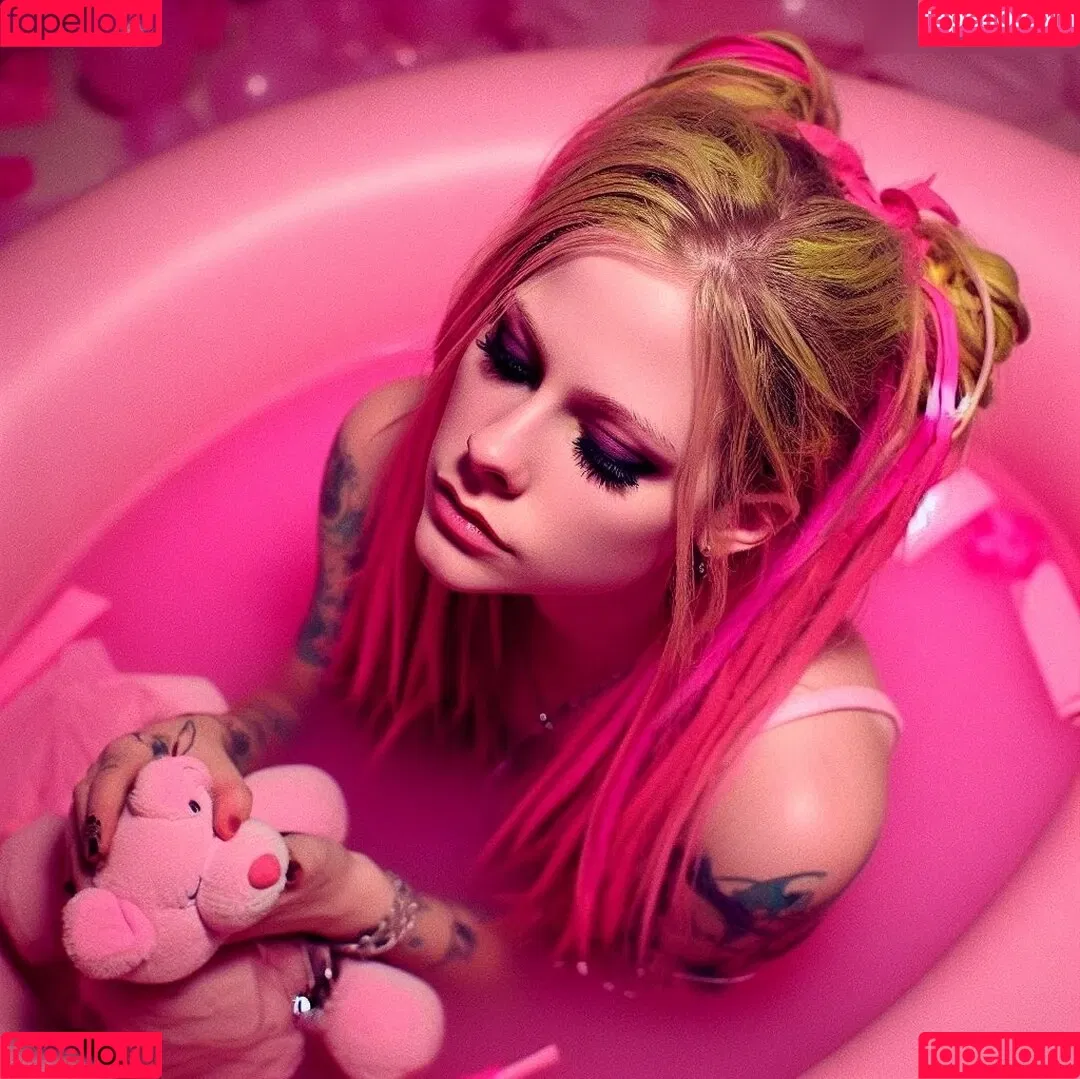 Avril Lavigne / AvrilLavigne Onlyfans Photo Gallery 
