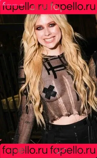 Avril Lavigne / AvrilLavigne Onlyfans Photo Gallery 