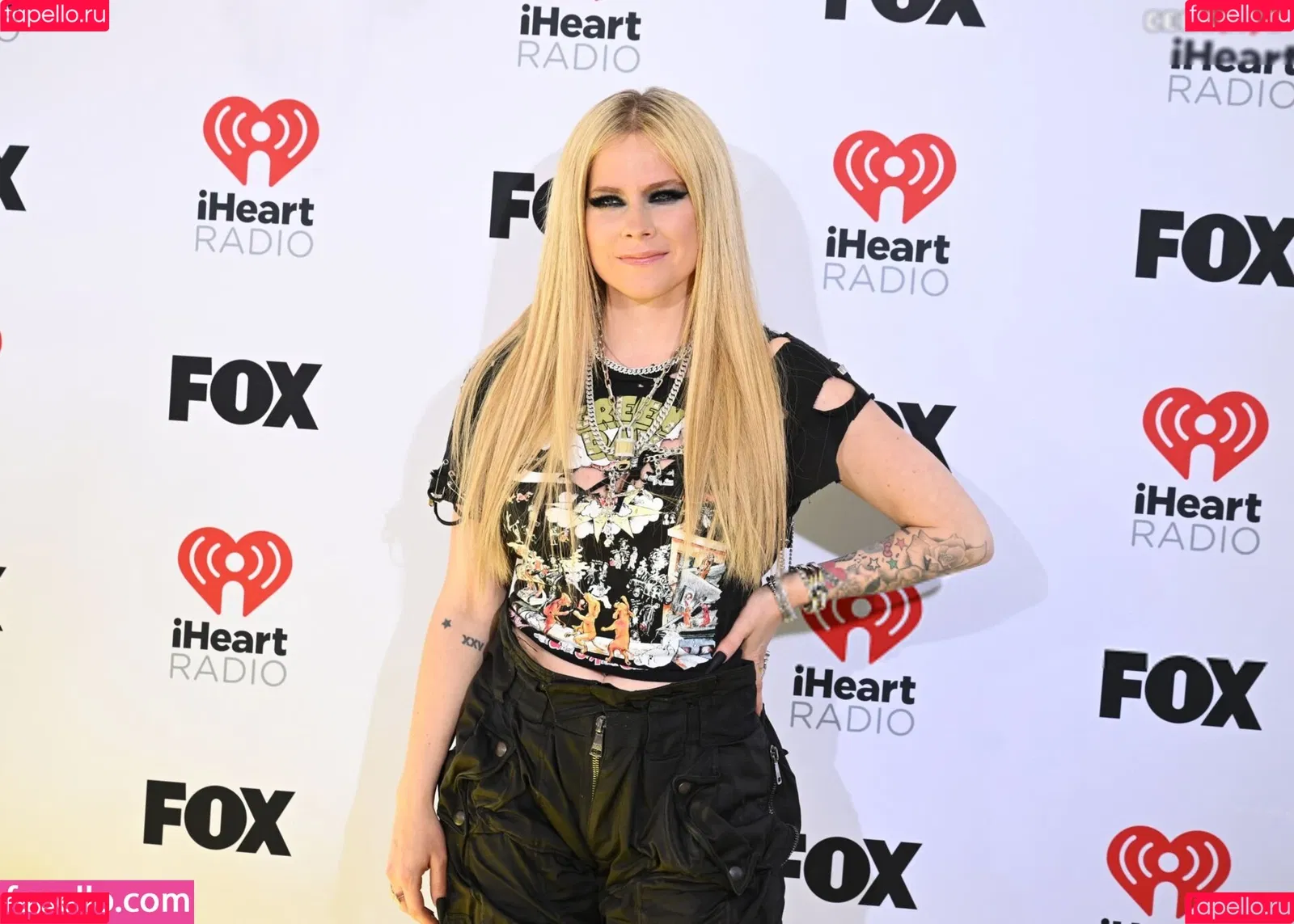 Avril Lavigne / AvrilLavigne Onlyfans Photo Gallery 