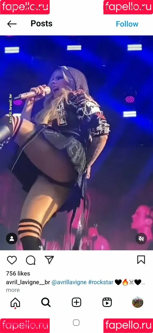 Avril Lavigne / AvrilLavigne Onlyfans Photo Gallery 