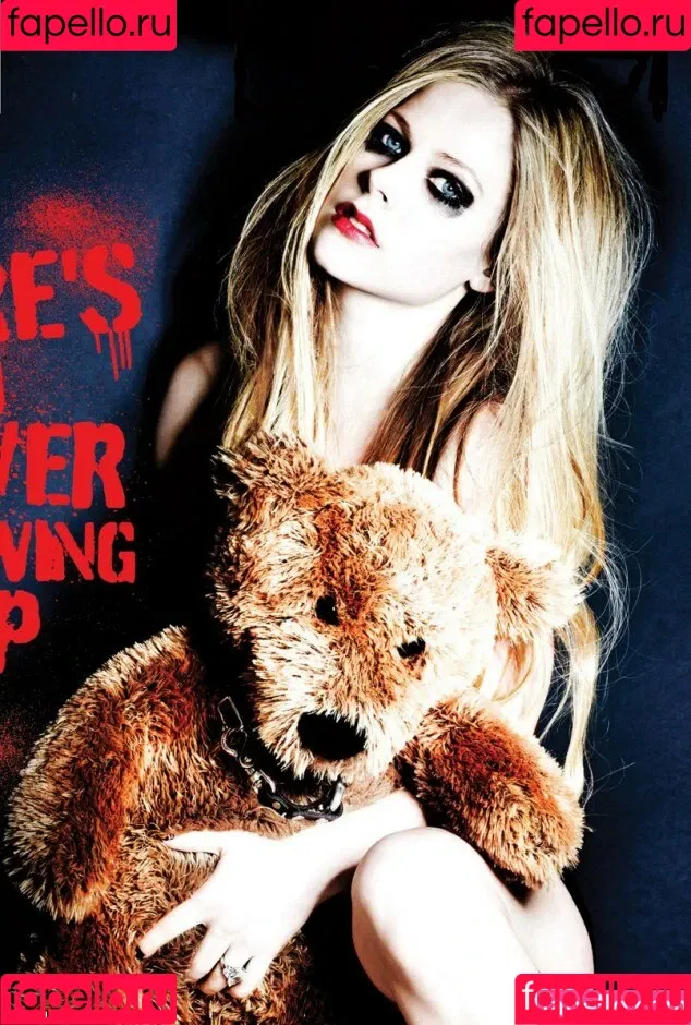 Avril Lavigne / AvrilLavigne Onlyfans Photo Gallery 