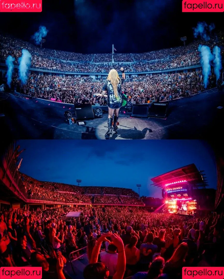 Avril Lavigne / AvrilLavigne Onlyfans Photo Gallery 