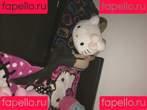 Avril Lavigne / AvrilLavigne Onlyfans Photo Gallery 