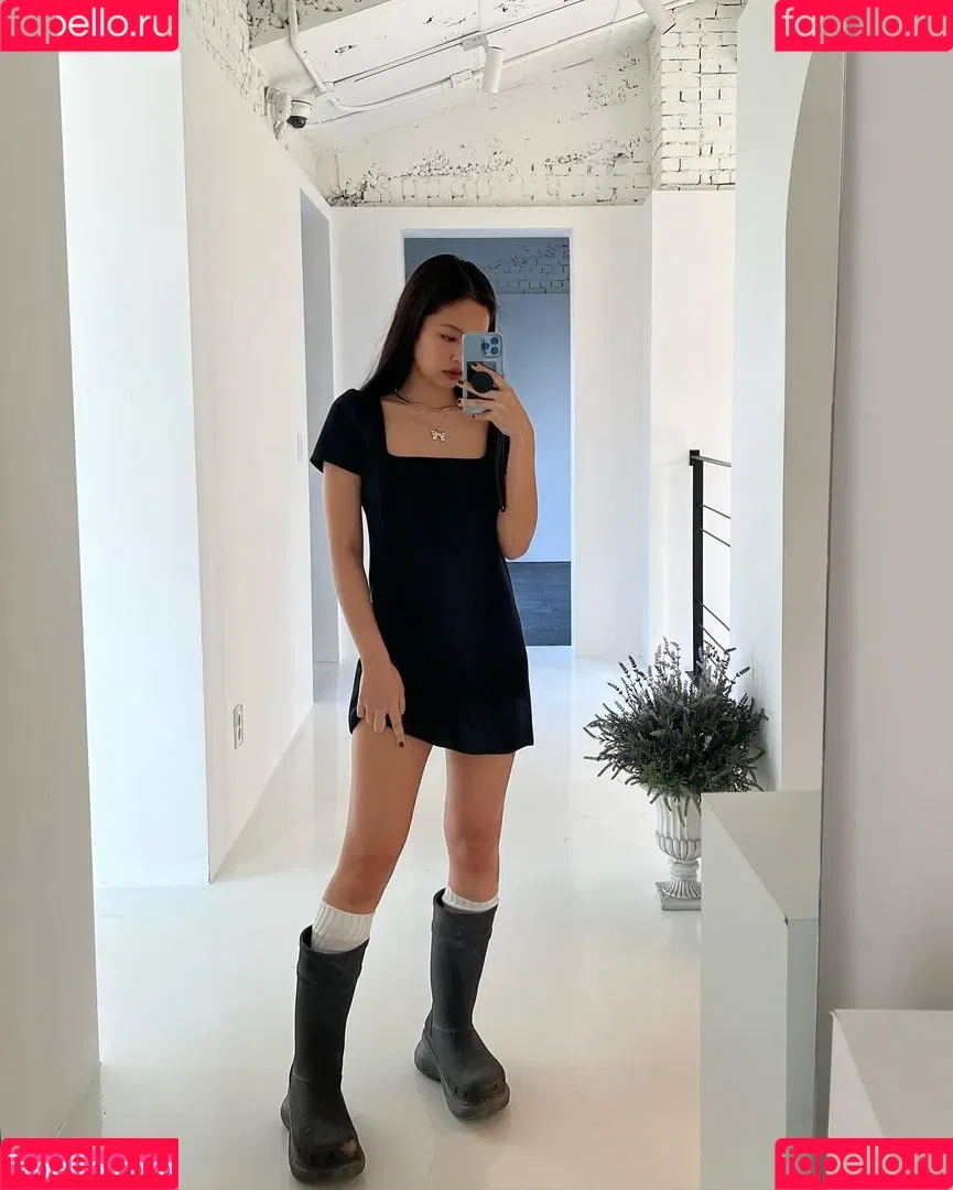 Blackpink / Jennie | BLΛƆKPIИK / jennierubyjane / sheflieshigh Onlyfans Photo Gallery 