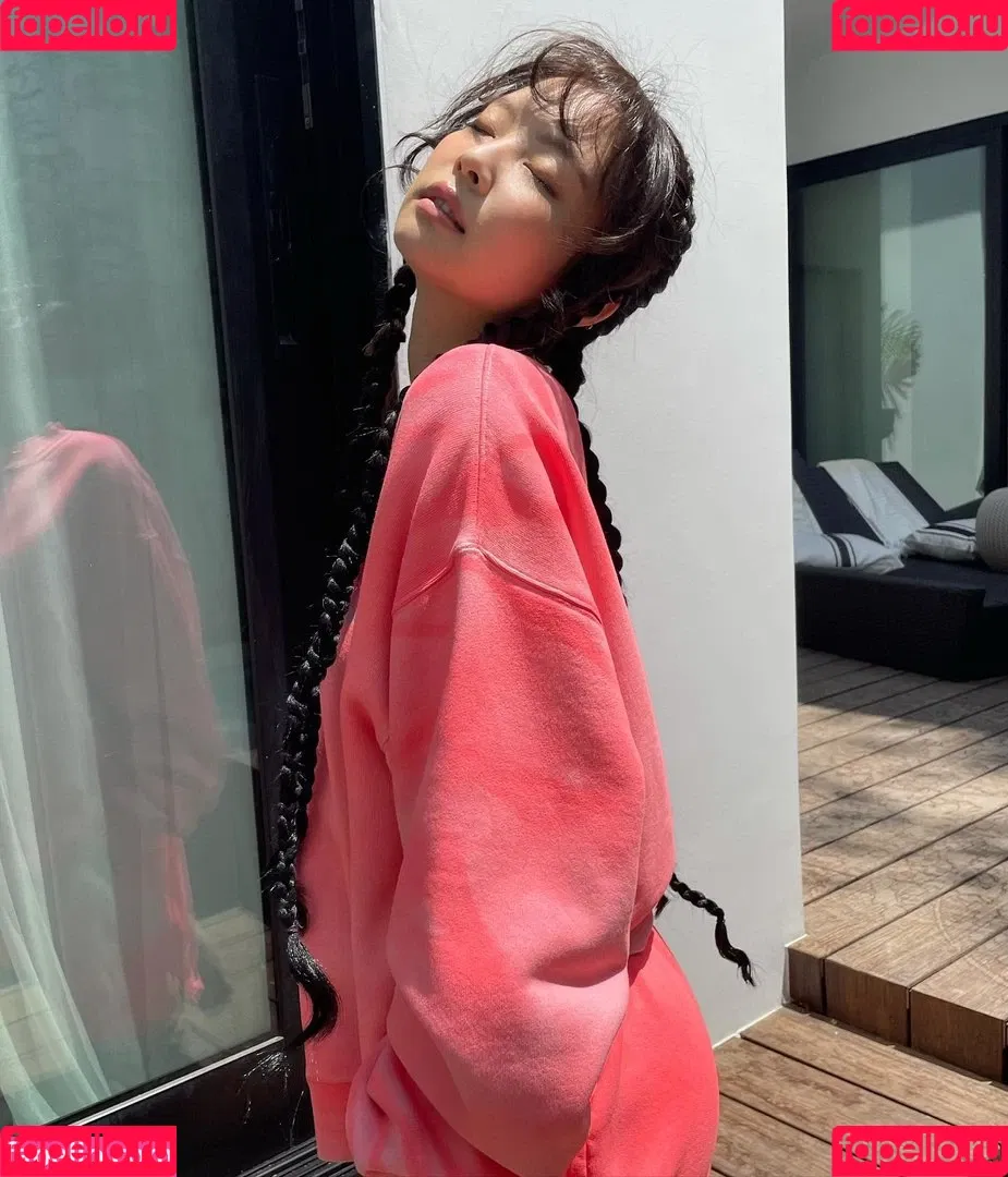 Blackpink / Jennie | BLΛƆKPIИK / jennierubyjane / sheflieshigh Onlyfans Photo Gallery 