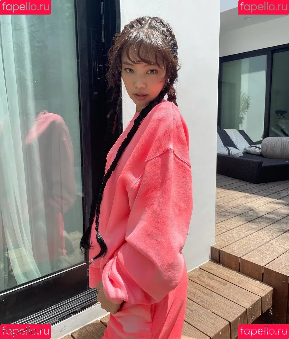 Blackpink / Jennie | BLΛƆKPIИK / jennierubyjane / sheflieshigh Onlyfans Photo Gallery 