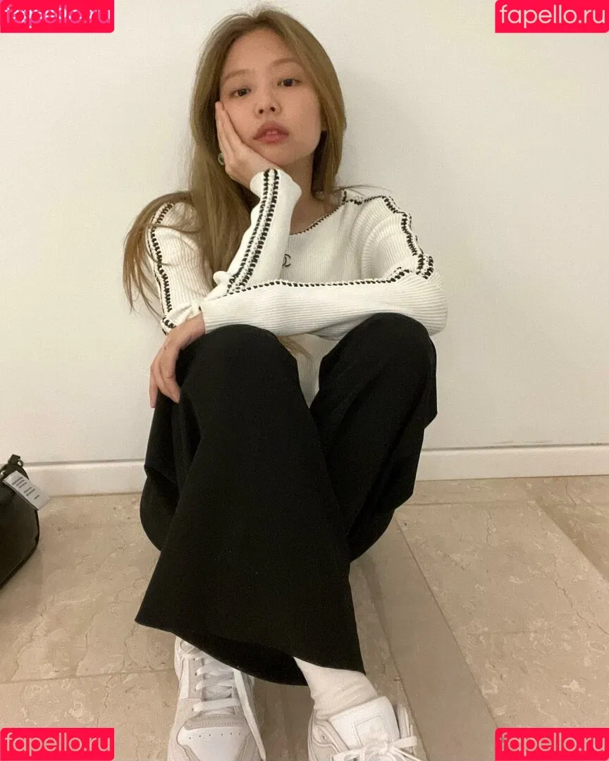 Blackpink / Jennie | BLΛƆKPIИK / jennierubyjane / sheflieshigh Onlyfans Photo Gallery 
