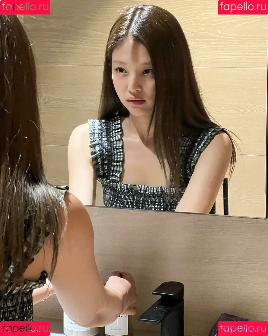 Blackpink / Jennie | BLΛƆKPIИK / jennierubyjane / sheflieshigh Onlyfans Photo Gallery 