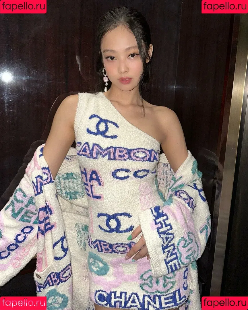 Blackpink / Jennie | BLΛƆKPIИK / jennierubyjane / sheflieshigh Onlyfans Photo Gallery 