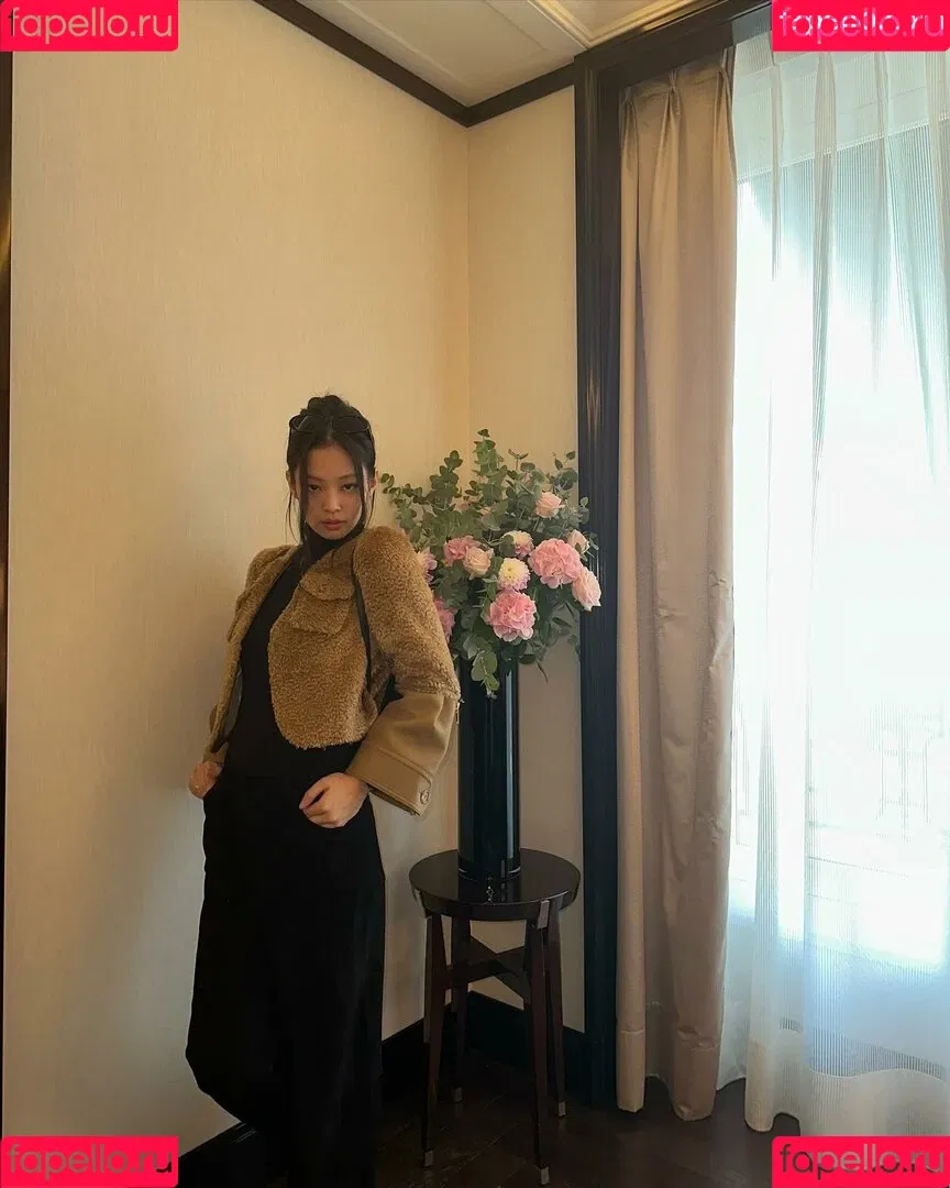 Blackpink / Jennie | BLΛƆKPIИK / jennierubyjane / sheflieshigh Onlyfans Photo Gallery 