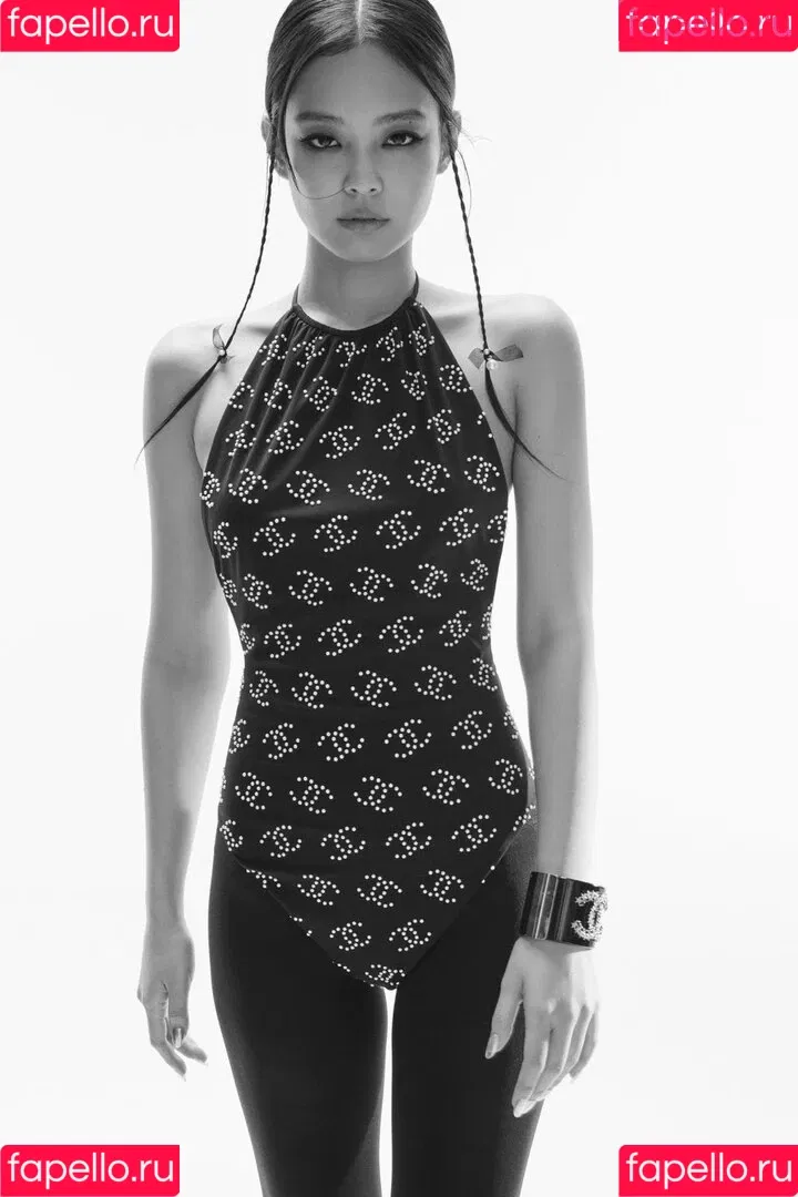 Blackpink / Jennie | BLΛƆKPIИK / jennierubyjane / sheflieshigh Onlyfans Photo Gallery 