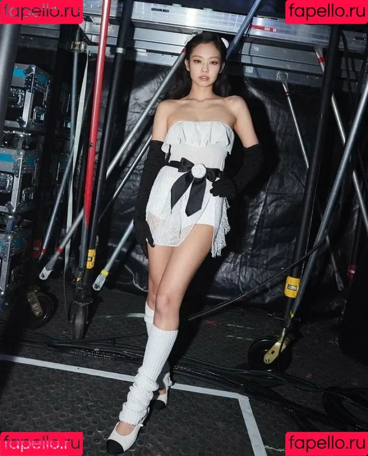Blackpink / Jennie | BLΛƆKPIИK / jennierubyjane / sheflieshigh Onlyfans Photo Gallery 