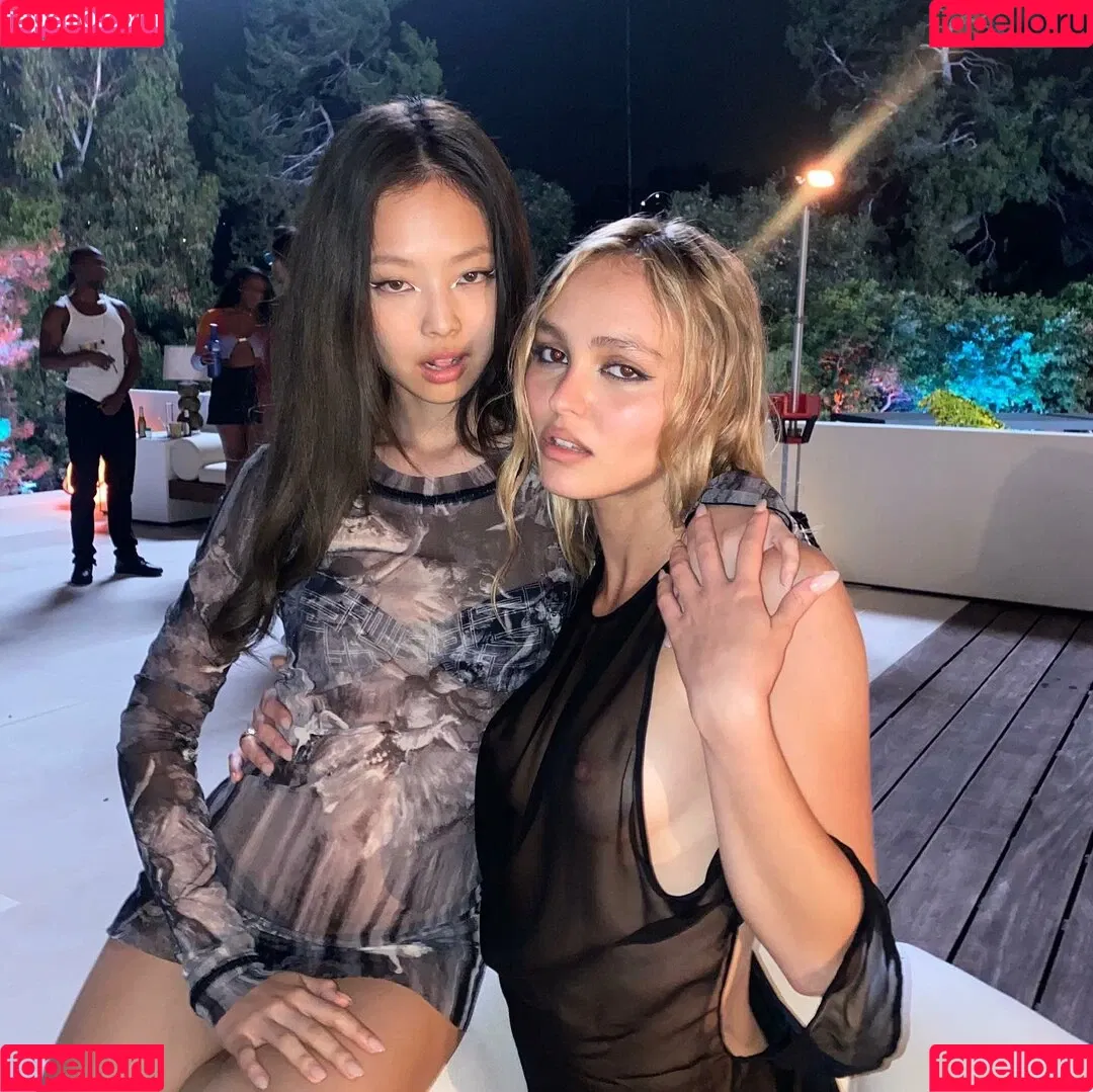 Blackpink / Jennie | BLΛƆKPIИK / jennierubyjane / sheflieshigh Onlyfans Photo Gallery 