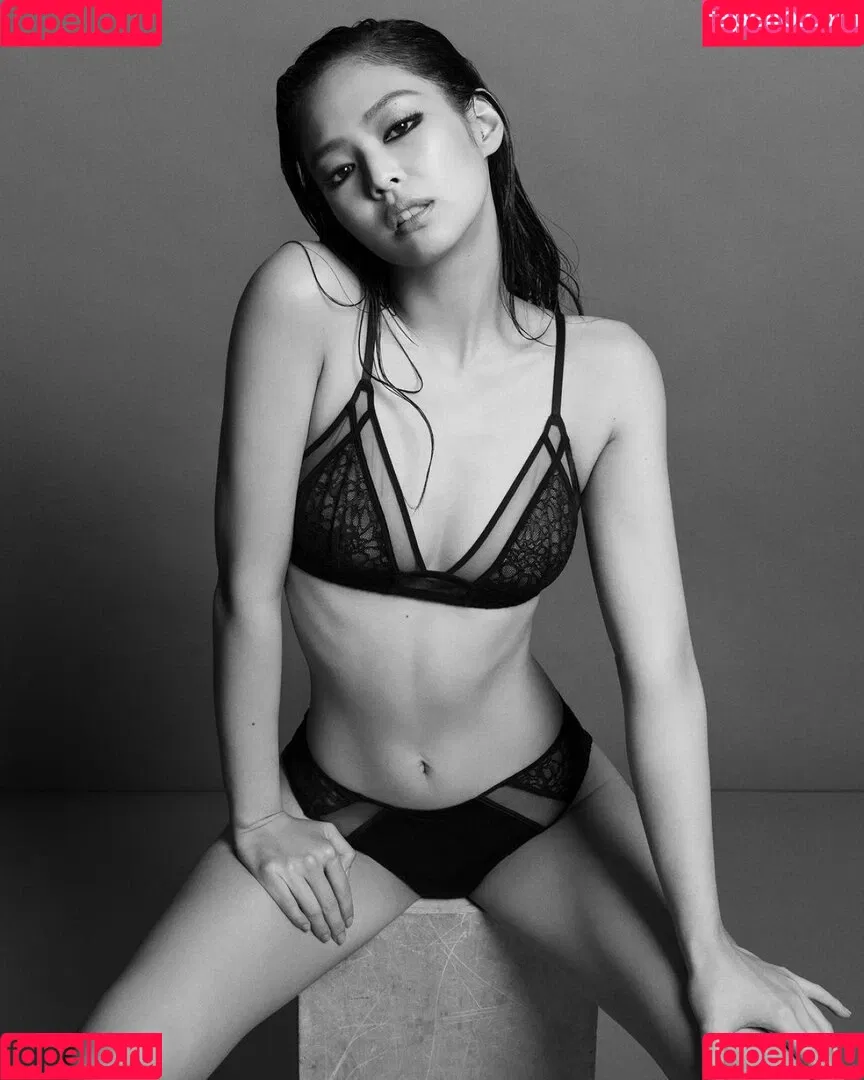 Blackpink / Jennie | BLΛƆKPIИK / jennierubyjane / sheflieshigh Onlyfans Photo Gallery 