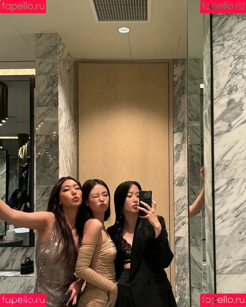 Blackpink / Jennie | BLΛƆKPIИK / jennierubyjane / sheflieshigh Onlyfans Photo Gallery 