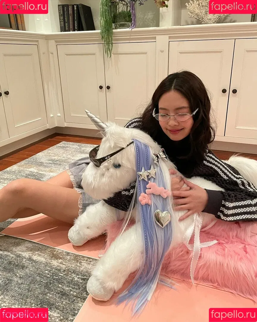 Blackpink / Jennie | BLΛƆKPIИK / jennierubyjane / sheflieshigh Onlyfans Photo Gallery 
