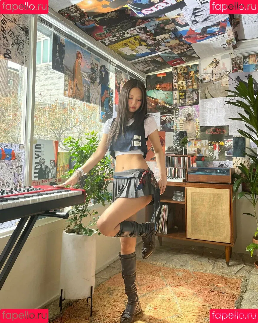 Blackpink / Jennie | BLΛƆKPIИK / jennierubyjane / sheflieshigh Onlyfans Photo Gallery 