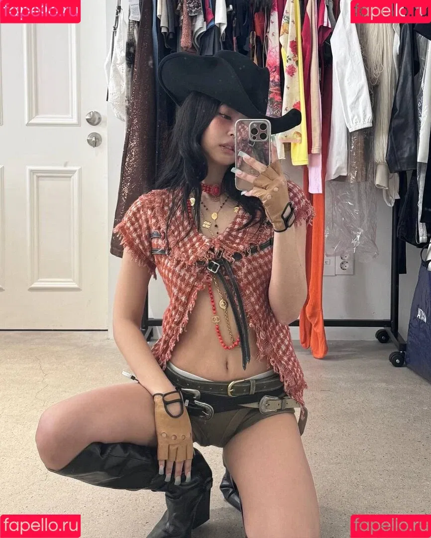 Blackpink / Jennie | BLΛƆKPIИK / jennierubyjane / sheflieshigh Onlyfans Photo Gallery 