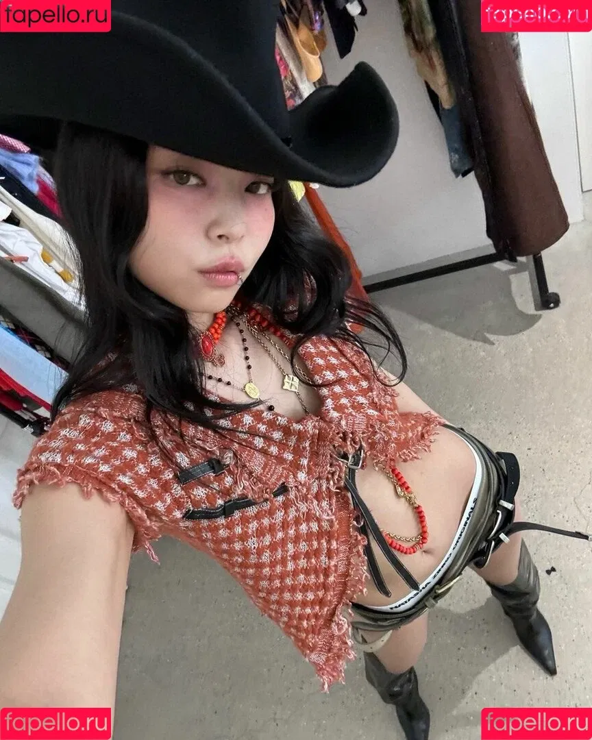 Blackpink / Jennie | BLΛƆKPIИK / jennierubyjane / sheflieshigh Onlyfans Photo Gallery 