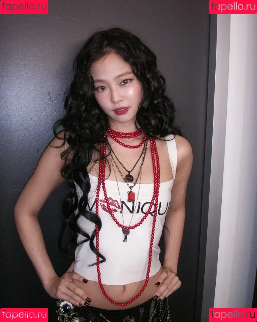 Blackpink / Jennie | BLΛƆKPIИK / jennierubyjane / sheflieshigh Onlyfans Photo Gallery 