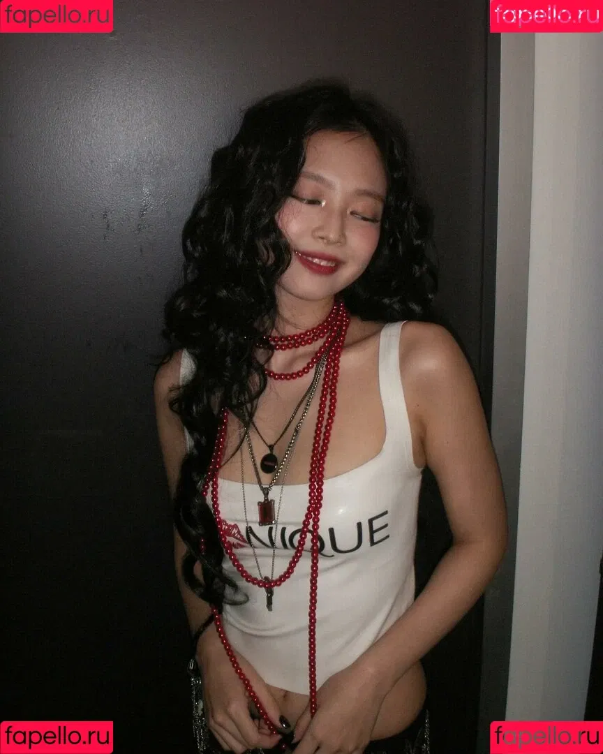 Blackpink / Jennie | BLΛƆKPIИK / jennierubyjane / sheflieshigh Onlyfans Photo Gallery 