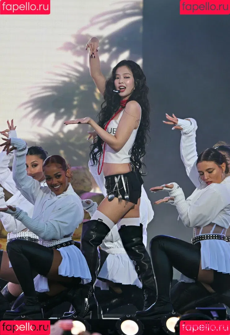 Blackpink / Jennie | BLΛƆKPIИK / jennierubyjane / sheflieshigh Onlyfans Photo Gallery 