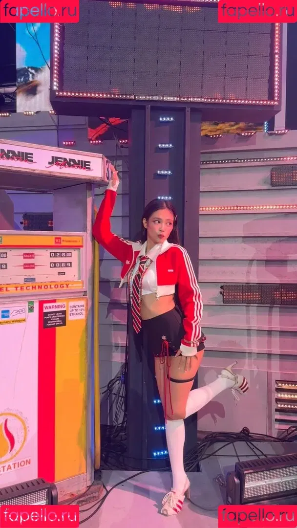 Blackpink / Jennie | BLΛƆKPIИK / jennierubyjane / sheflieshigh Onlyfans Photo Gallery 