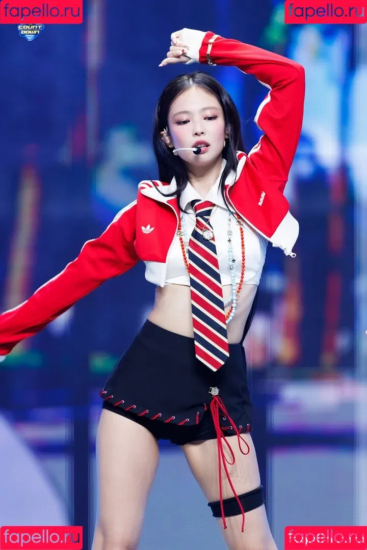 Blackpink / Jennie | BLΛƆKPIИK / jennierubyjane / sheflieshigh Onlyfans Photo Gallery 