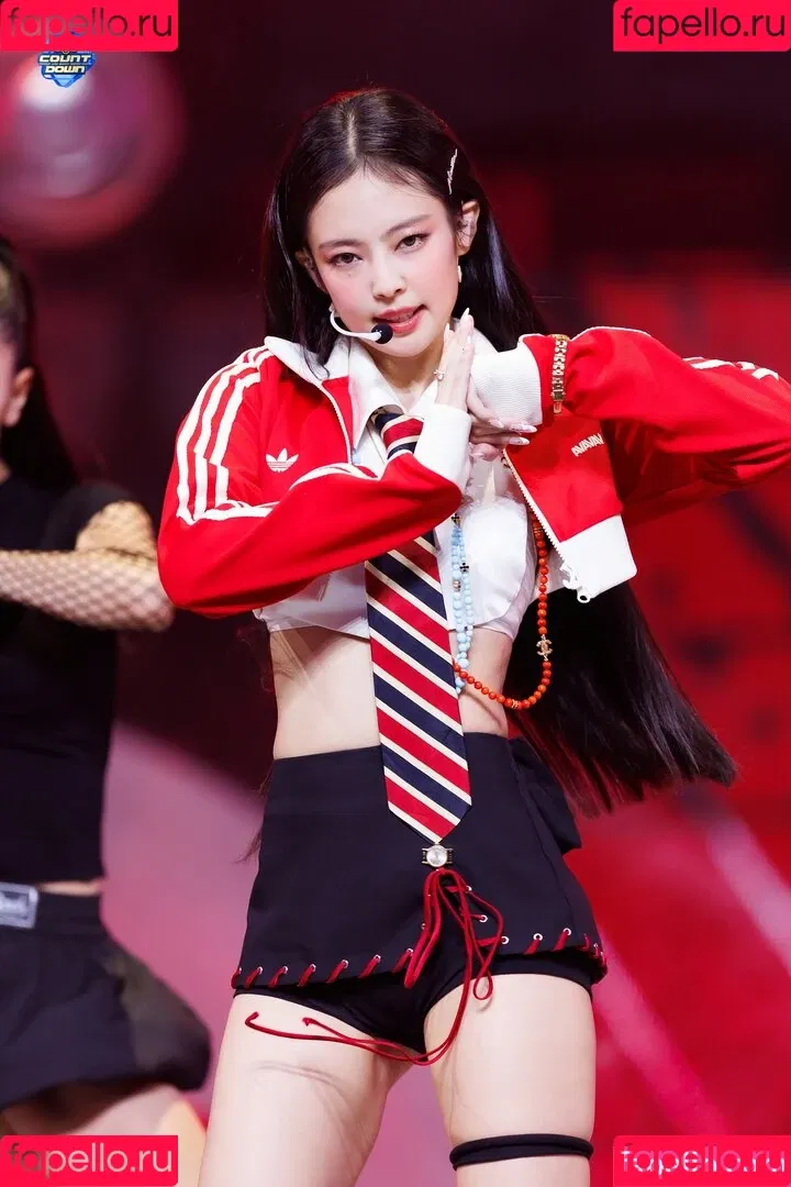 Blackpink / Jennie | BLΛƆKPIИK / jennierubyjane / sheflieshigh Onlyfans Photo Gallery 