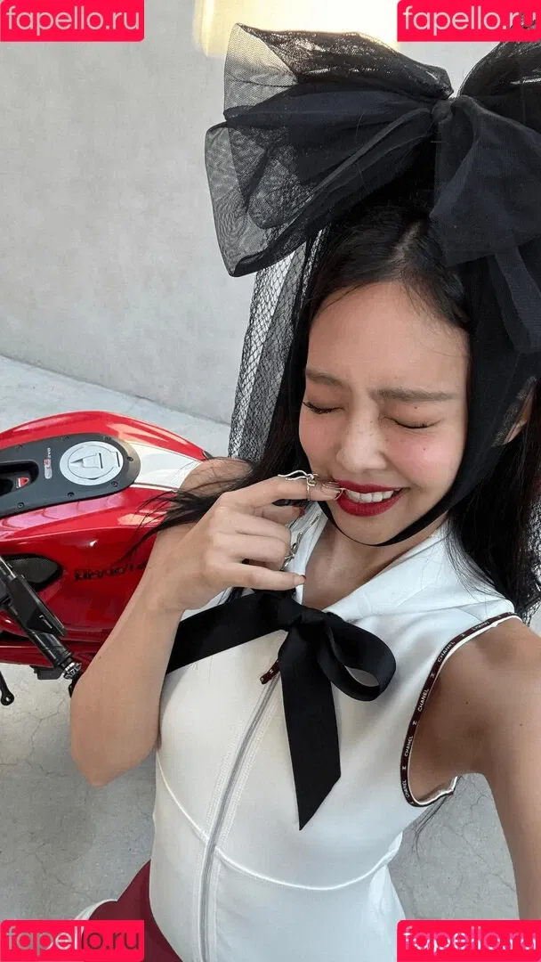 Blackpink / Jennie | BLΛƆKPIИK / jennierubyjane / sheflieshigh Onlyfans Photo Gallery 