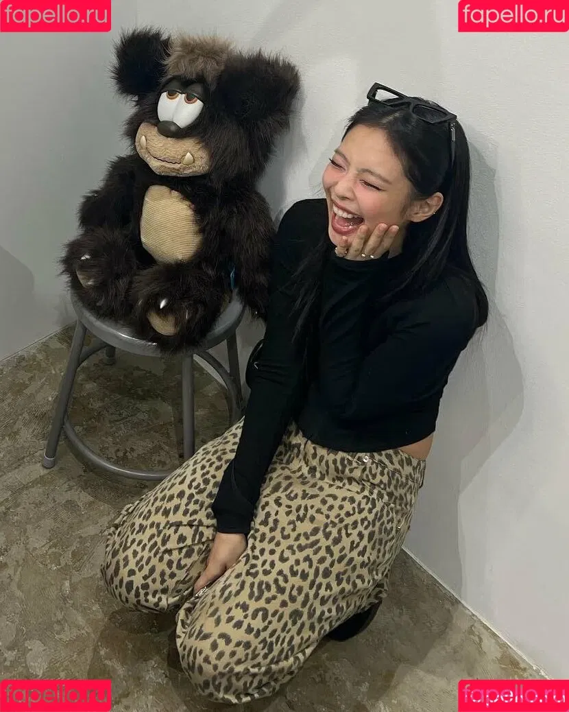 Blackpink / Jennie | BLΛƆKPIИK / jennierubyjane / sheflieshigh Onlyfans Photo Gallery 
