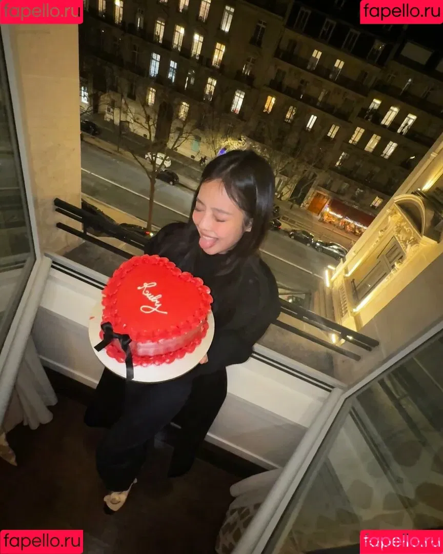 Blackpink / Jennie | BLΛƆKPIИK / jennierubyjane / sheflieshigh Onlyfans Photo Gallery 
