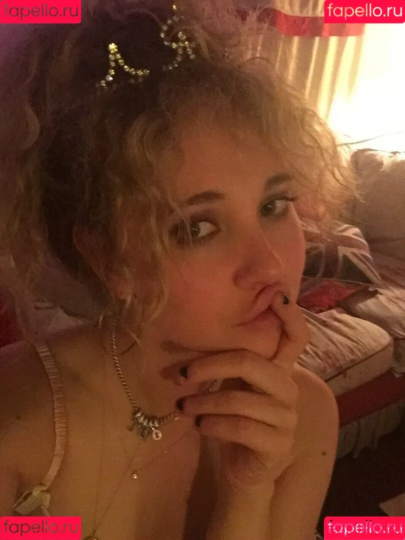 Juno Temple / junotemple Onlyfans Photo Gallery 
